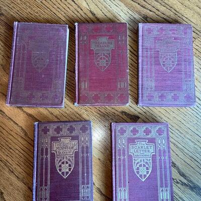 LOT 114 - Classic Literary Works, Vintage (5 books), 1923 - Hawthorne, Stevenson and more