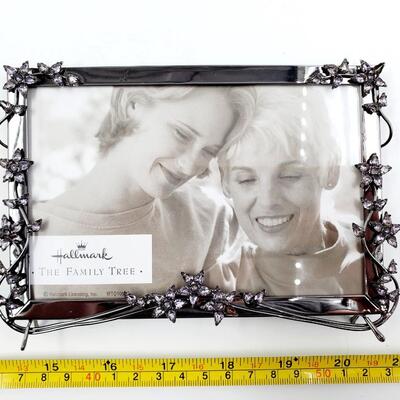 HALLMARK "THE FAMILY TREE" PICTURE FRAME BUNLDE NEW IN BOX