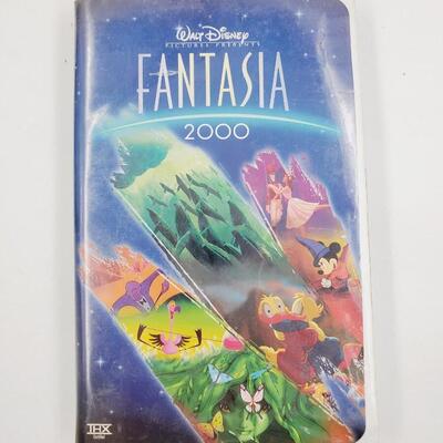 VHS TAPES BUNDLE OF 5
