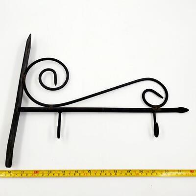 DECORATIVE METAL SIGN HOLDER OR PLANT HANGER