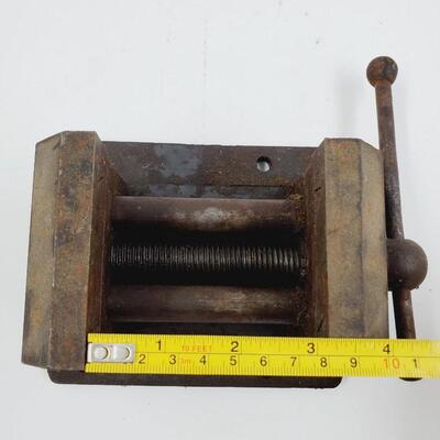 SMALL VINTAGE VISE