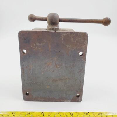 SMALL VINTAGE VISE