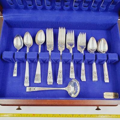ONEIDA SILVERPLATE "CORONATION" SET WITH BOX
