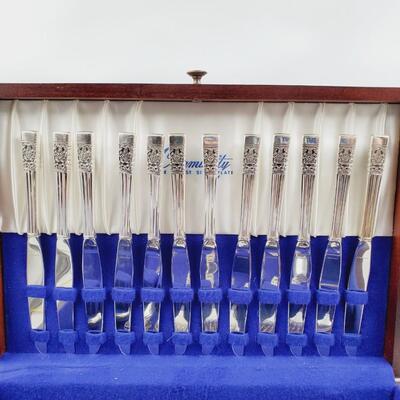 ONEIDA SILVERPLATE "CORONATION" SET WITH BOX