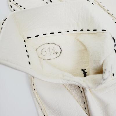 VINTAGE GLOVES WHITE WITH BLACK STITCHING 