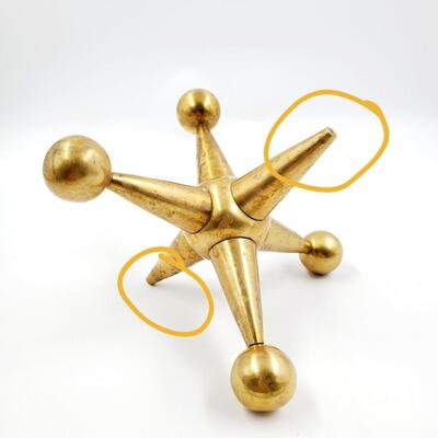 LARGE JACKS TYPE BRASS COLORED METAL DECORATIVE PIECE