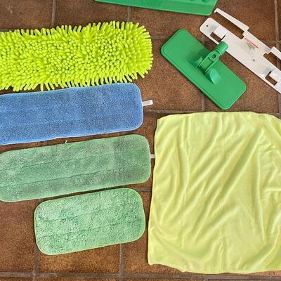 â€œQUICK CLEAN N GREENâ€ MICROFIBER MOP W/ INTERCHANGEABLE HEADS