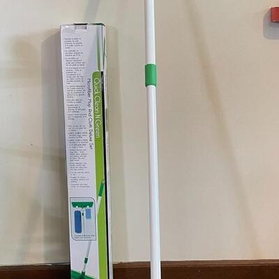 â€œQUICK CLEAN N GREENâ€ MICROFIBER MOP W/ INTERCHANGEABLE HEADS