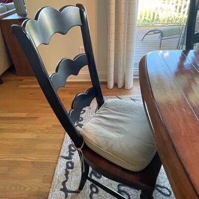 Beautiful Hooker kitchen table and 6 chairs