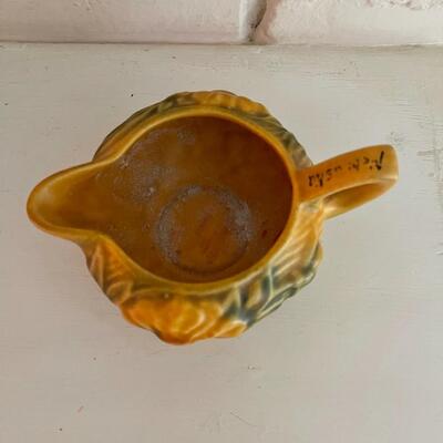 LOT 38 - 3c Peony, Creamer, Roseville Pottery, 1942