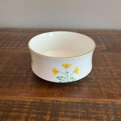 LOT 79 - Surrey Buttercups China, Crown Sterling England, 12 pieces