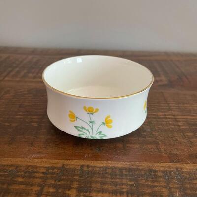 LOT 79 - Surrey Buttercups China, Crown Sterling England, 12 pieces