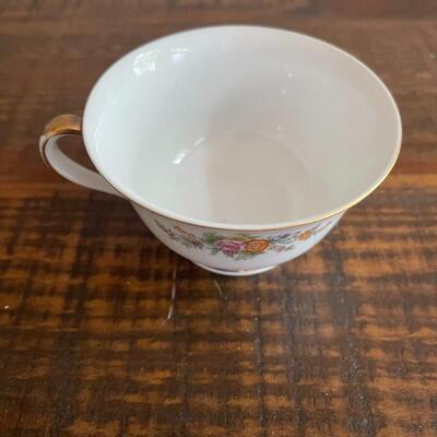 LOT 82 - Tea Cups and Saucers, Imperial China, Vintage Noritake, Japan, 11 pieces