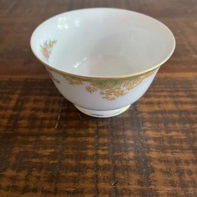 LOT 82 - Tea Cups and Saucers, Imperial China, Vintage Noritake, Japan, 11 pieces
