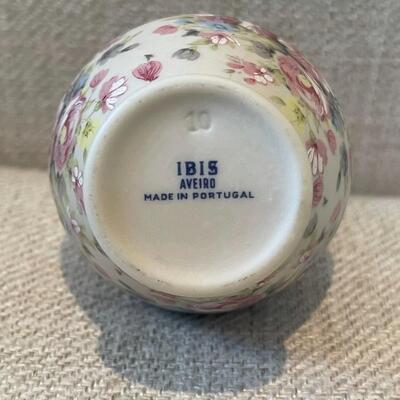 LOT 51 - Bud Vase, IBIS AVEIRO