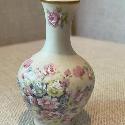 LOT 51 - Bud Vase, IBIS AVEIRO