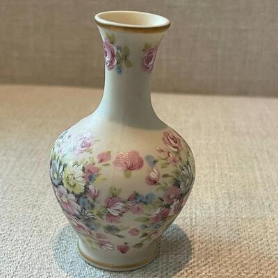 LOT 51 - Bud Vase, IBIS AVEIRO