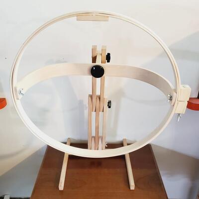 EDMUNDS QUILT LOOP WITH STAND