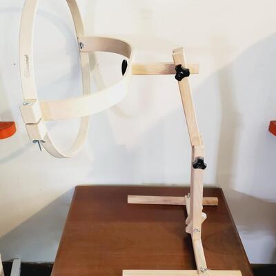 EDMUNDS QUILT LOOP WITH STAND
