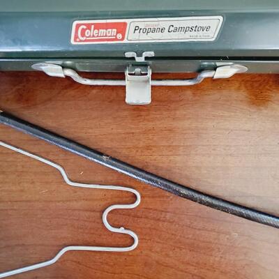 COLEMAN DELUXE PROPANE TWO BURNER PORTABLE/CAMPSTOVE - w/ BOX 