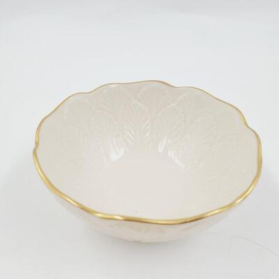 SMALL LENOX IVORY COLORED DISH WITH GOLD RIM