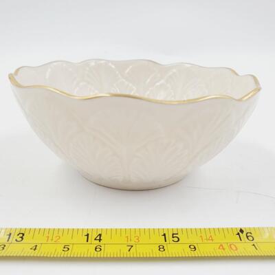 SMALL LENOX IVORY COLORED DISH WITH GOLD RIM