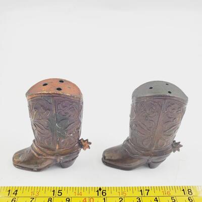 SMALL COWBOY BOOTS WITH SPURS SALT AND PEPPER SHAKERS