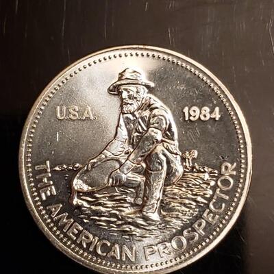 1 oz silver englehard prospector round. Nice clean round  fresh from a tube  