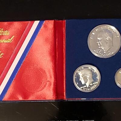 Bicentenial  90 % silver coin set All 3 coins are silver  