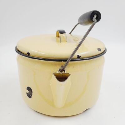 VINTAGE YELLOW ENAMELWARE TEAPOT/KETTLE WITH LID 