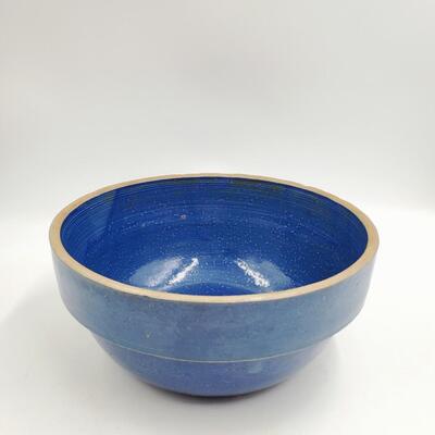 BEAUTIFUL BLUE POTTERY/STONEWARE 10.5 INCH BOWL 
