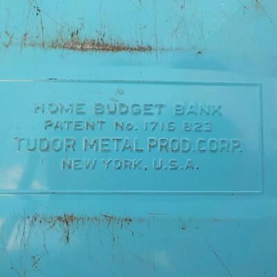 1930's metal home budjet bank with key.