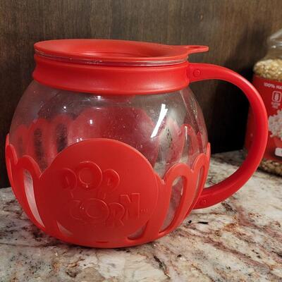 Lot 2: Laroma Microwave Popcorn Makers