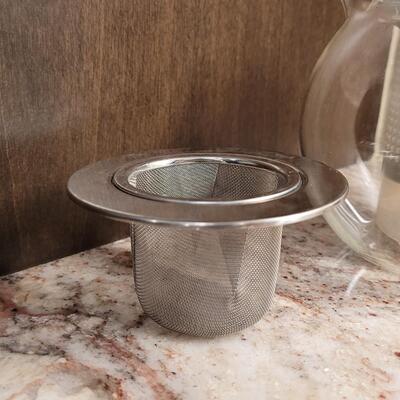 Lot 4: Bodum Tea Pot
