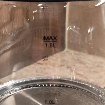 Lot 9: MÃ¼eller Electric Ultra Kettle 