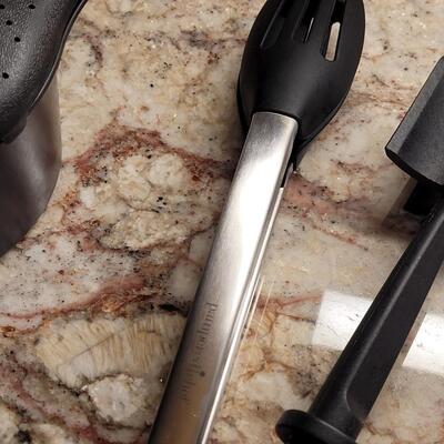 Lot 11: Pampered Chef Microwave Strainer and Utensils 