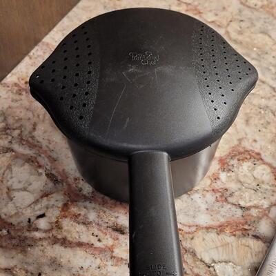 Lot 11: Pampered Chef Microwave Strainer and Utensils 