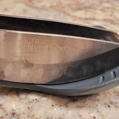Lot 12: Pampered Chef Kitchen Utensils Lot