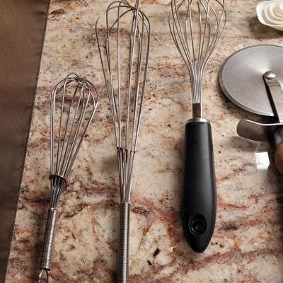 Lot 13: Kitchen Utensils Lot 