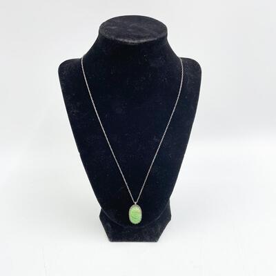 STERLING SILVER & GREEN STONE PENDANT NECKLACE