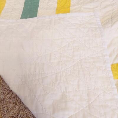 BEAUTIFUL HAND STICHED MULTI COLORED QUILT 