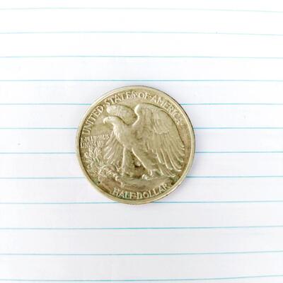 1939 SILVER WALKING LIBERTY 1/2  DOLLAR COIN
