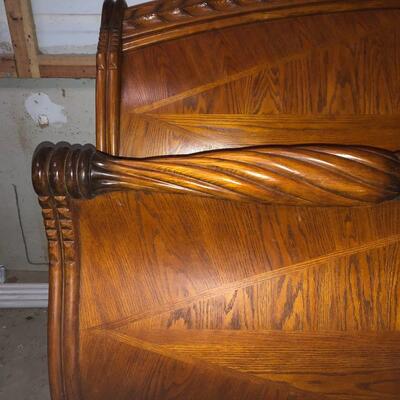 Vintage royal oak king sleigh bed with 2 nightstands and armoire/entertainment center