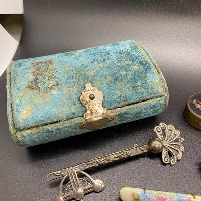 Vintage Antique Victorian Style Jewelry & Box