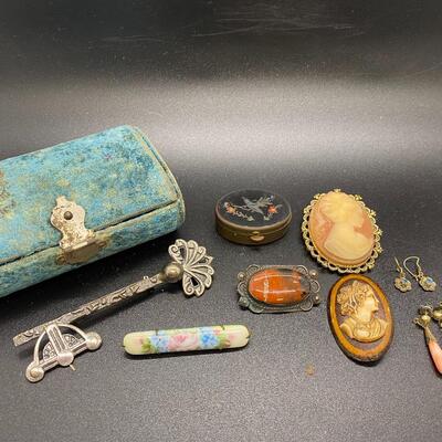 Vintage Antique Victorian Style Jewelry & Box
