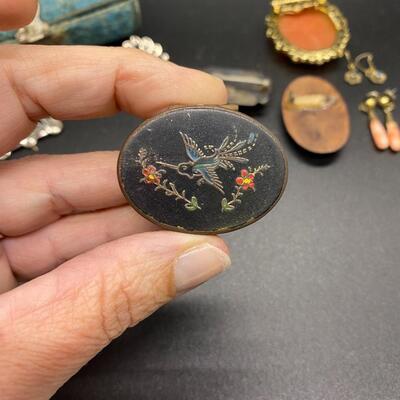 Vintage Antique Victorian Style Jewelry & Box