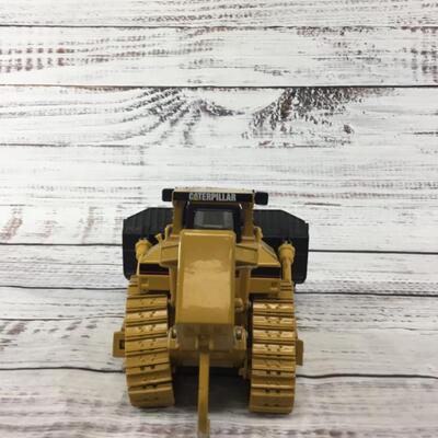 Norscot Caterpillar D11R CarryDozer Collectible