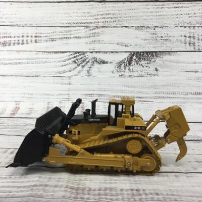 Norscot Caterpillar D11R CarryDozer Collectible