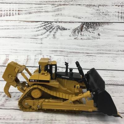 Norscot Caterpillar D11R CarryDozer Collectible