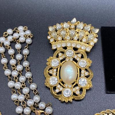 Vintage Goldtone Jewelry Lot